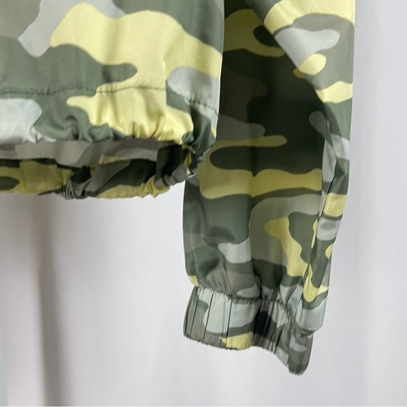 Flirtitude Large Lightweight Camo Windbreaker Pullover Sherpa Hood Outdoor - Picture 4 of 9